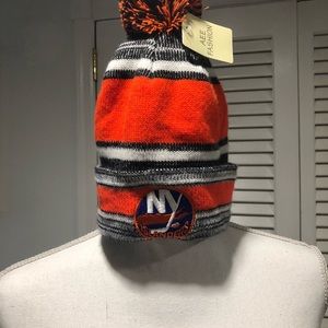 NHL Accessories - NEW YORK ISLANDERS POMPOM BEANIE HAT NHL Accessories - NEW YORK ISLANDERS POMPOM BEANIE HAT